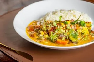 Semana do Veganismo no Grés Gastronomia: almoço executivo temático movimenta a semana na Praça da Espanha
