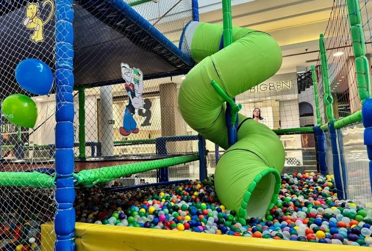 Shopping recebe Parque do Popeye, com cama elástica de dois andares