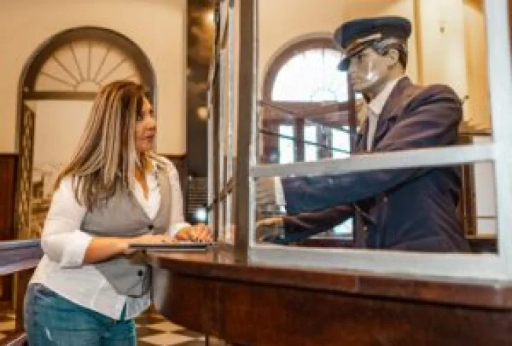 Marisol F. lançou os livros "Caminho Caiçara" e "Maria Fumaça" no Museu Ferroviário