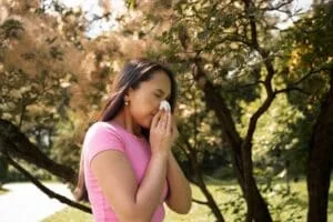 Dicas essenciais para prevenir e controlar crises de alergia na Primavera