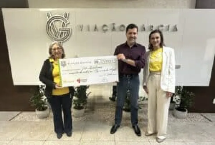 Viação Garcia/Brasil Sul faz doação ao HCL e ong Viver