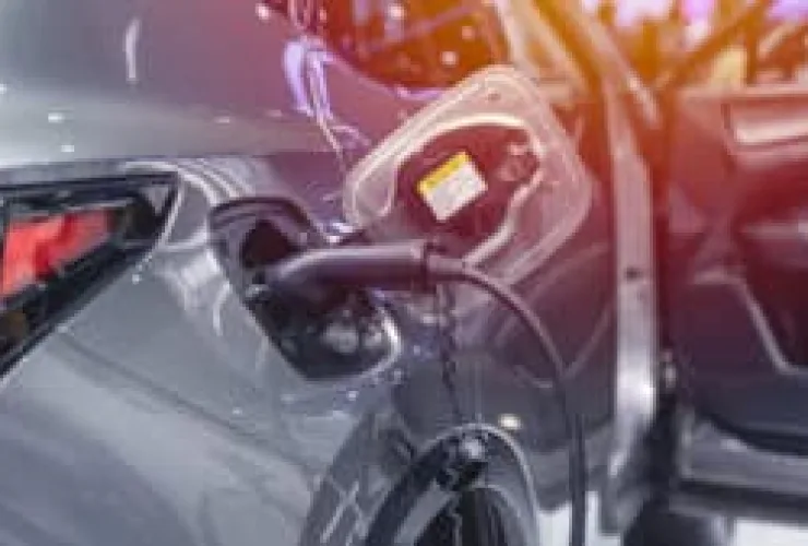 Crescimento de 560% nas importações de veículos elétricos impulsiona o mercado automotivo em 2024.