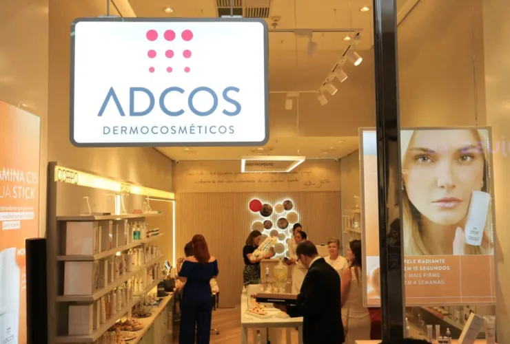 Adcos inaugura primeira loja em São José dos Pinhais
