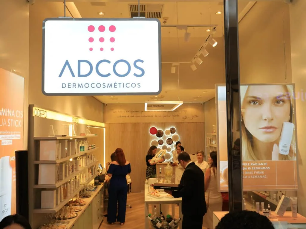 Adcos inaugura primeira loja em São José dos Pinhais