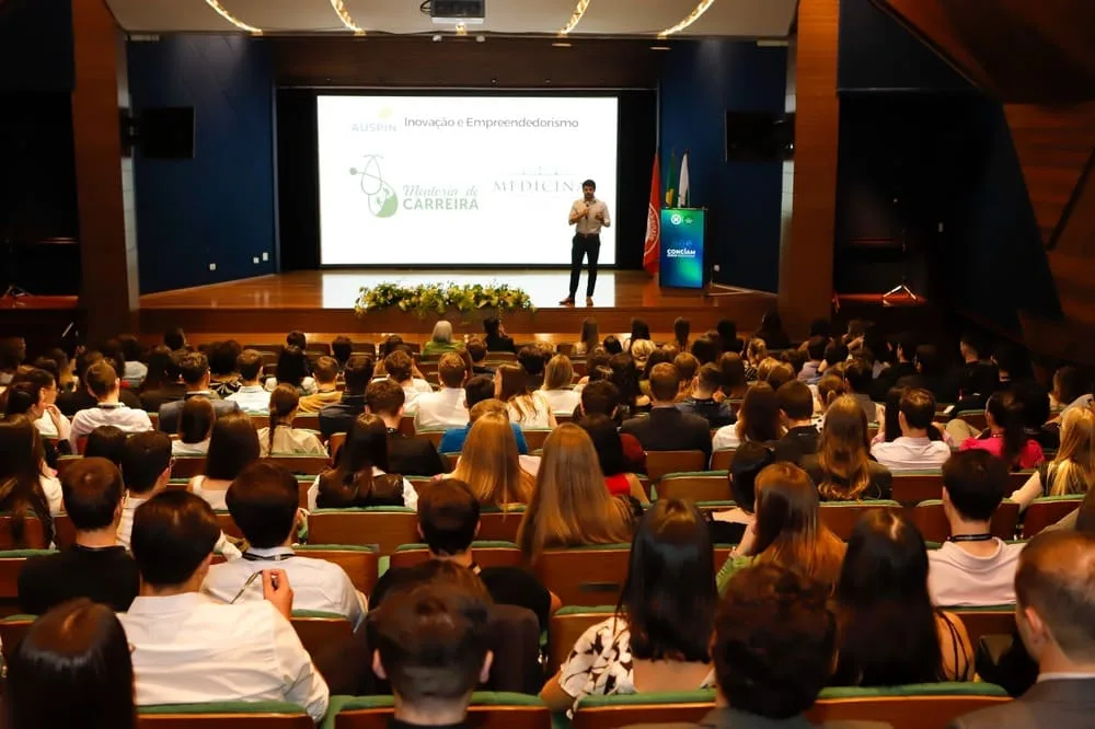 Maior congresso médico acadêmico do sul do Brasil fortalece pesquisa científica com mais de 300 trabalhos inscritos
