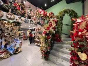 Tradicional loja de decoração natalina abre as portas no Shopping Curitiba