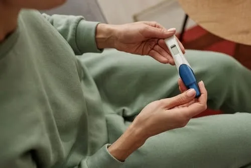 Maioria das mulheres jovens consegue engravidar após câncer de mama