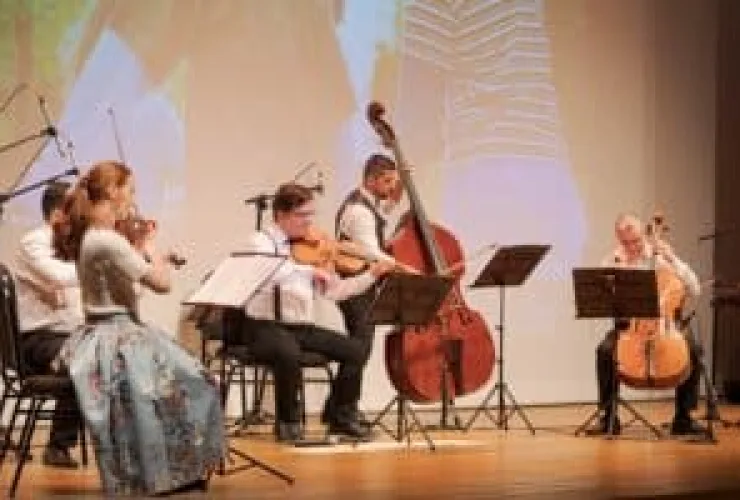 "O Mundo Mágico da Música" é atração para alunos e professores em Rolândia
