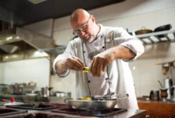 Cozinha Secreta: Tradição e Sabor no Coração do Batel