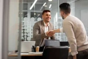 Estácio promove feira virtual de empregos e estágio  com mais de 900 mil vagas disponíveis no País