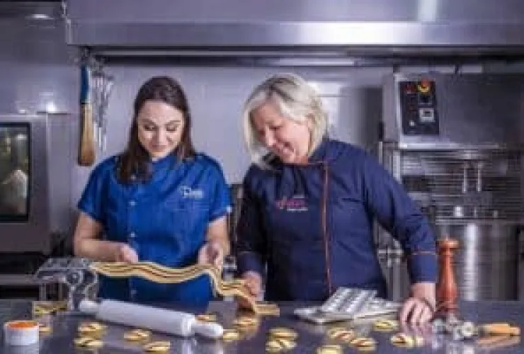 Chefs “concorrentes” unem forças para expandir atuação e lançar novidade