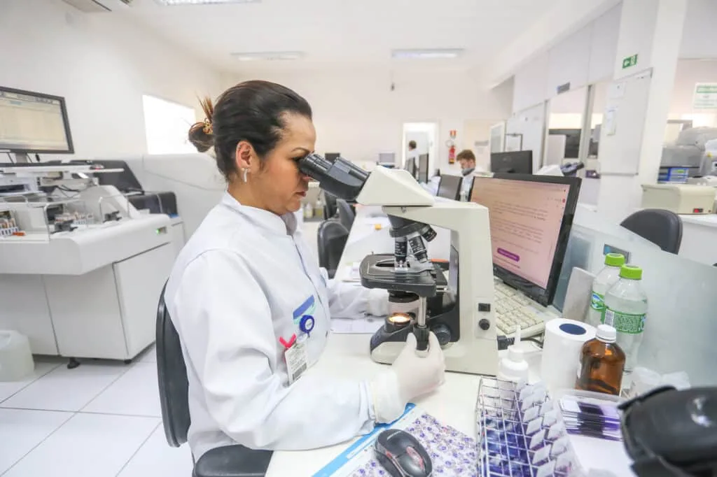 A importância de exames seguros para doenças infecciosas