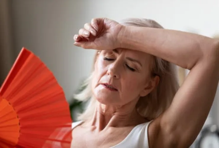 “Fogachos” na menopausa sinalizam maior  risco cardiovascular, indica estudo 