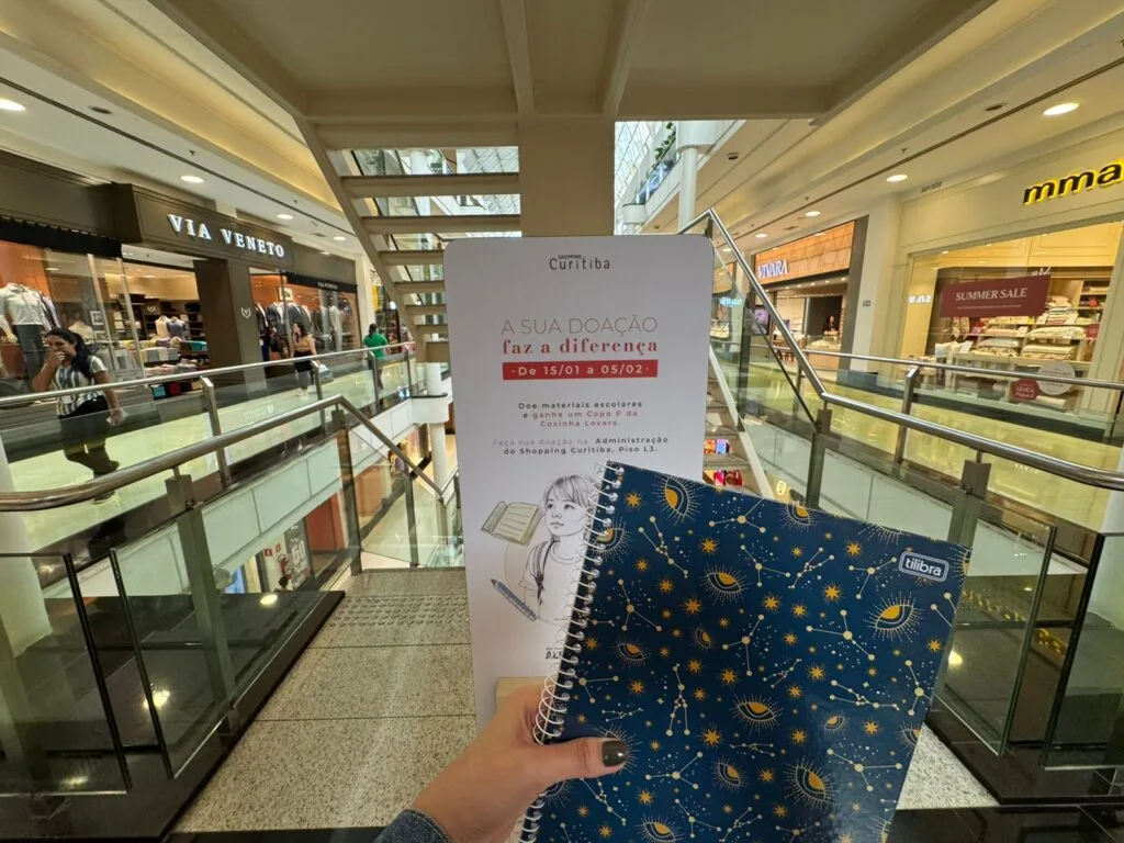 Volta às Aulas Solidária: Shopping Curitiba arrecada material escolar para doações