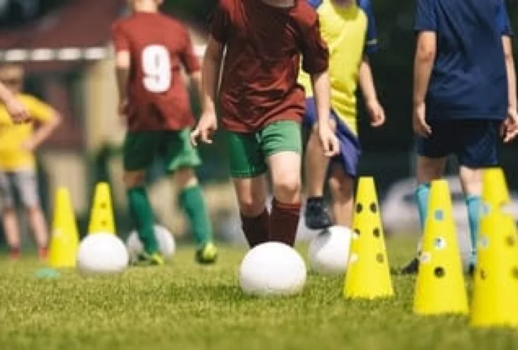 Exercitar-se na infância e adolescência beneficia o coração a vida toda
