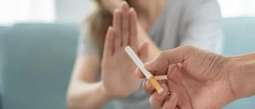 Fumar prejudica a fertilidade tanto de homens como de mulheres