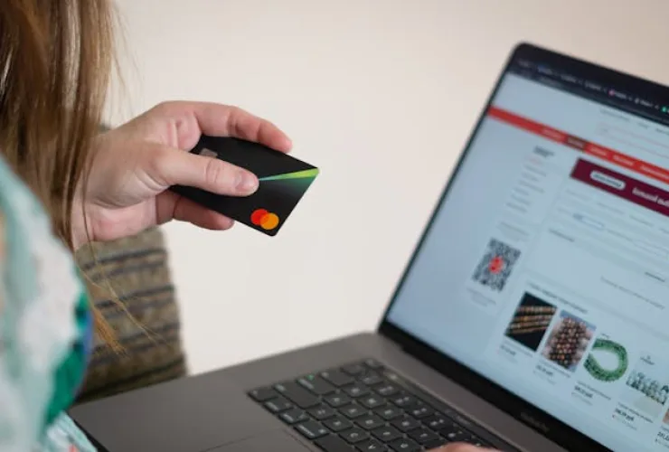 Cartões de bancos digitais representam 41% das compras online no Brasil, revela EBANX