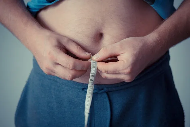 Conheça o perigoso elo entre gordura abdominal  e hipertensão (e como evitá-lo)