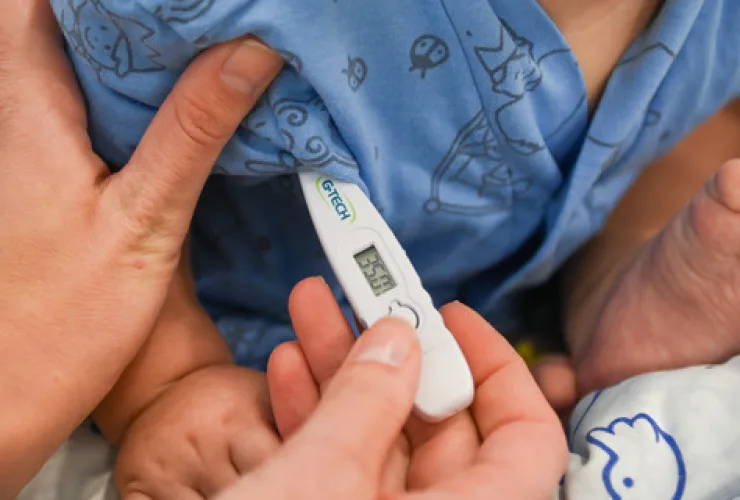Síndrome mão-pé-boca o que é, sintomas e como se prevenir
