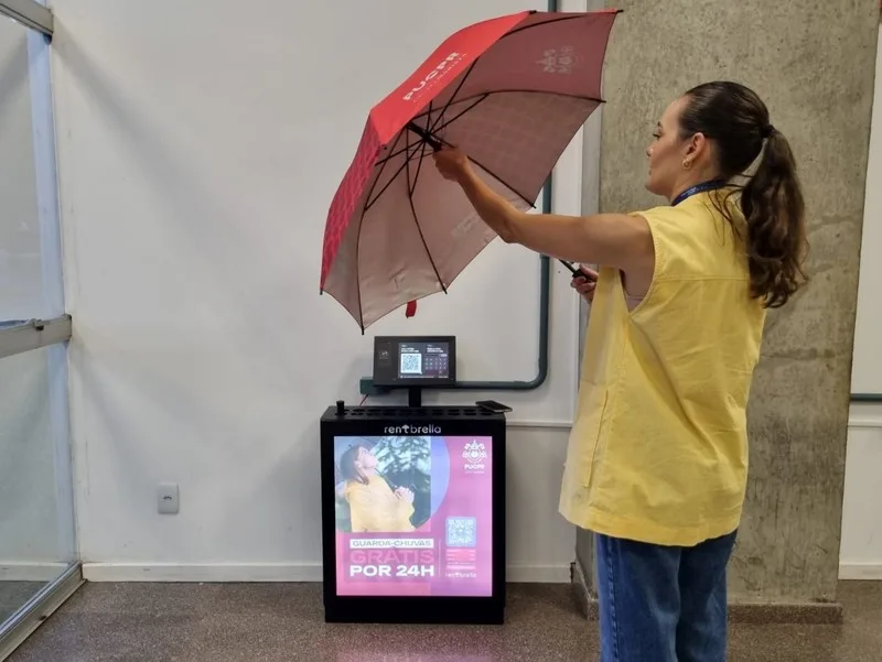 Aluguel de guarda-chuva é solução sustentável para dias chuvosos