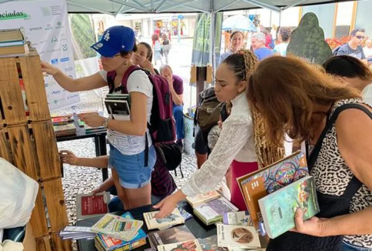 Curitiba celebra Dia do Livro com cultura e sustentabilidade