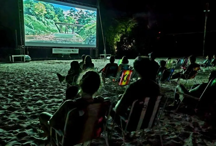 Ilha do Mel exibe filmes gratuitos em telão na Páscoa