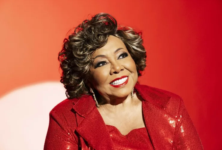 Alcione anuncia show inédito em Curitiba