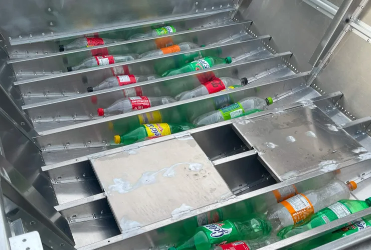Garrafas PET viram sistema de flutuação em barcos; conheça a tecnologia 100% paranaense