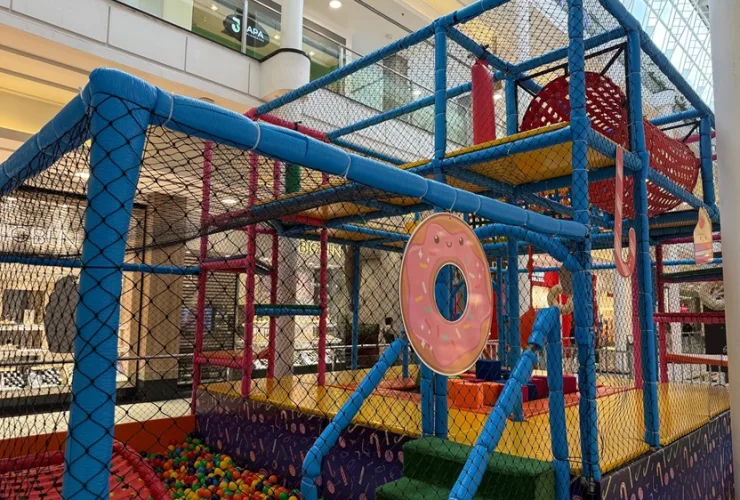 Shopping Curitiba recebe nova atração infantil inspirada no universo dos doces