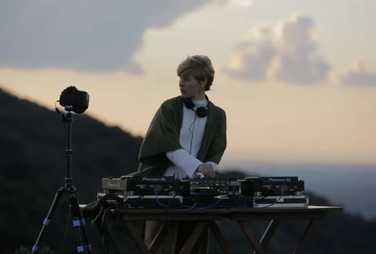 Destaque no Coachella Nicolas Jaar retorna ao Brasil em agosto