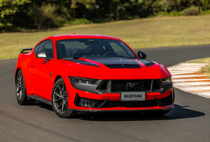 Ford anuncia o lançamento do Mustang Dark Horse no Brasil
