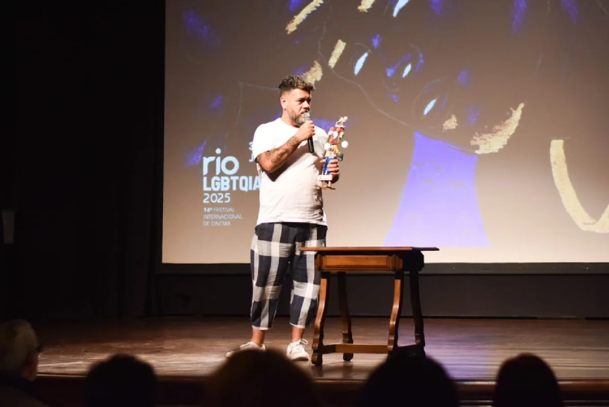 "Nem Toda História de Amor Acaba em Morte" leva prêmio de Melhor Filme no Festival Rio LGBTQIA+