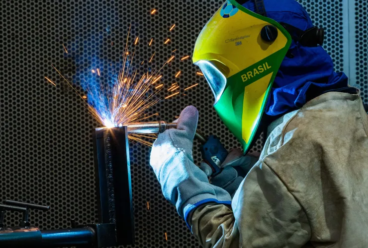 Programa Autonomia e Renda Petrobras está com inscrições abertas para 2.370 novas vagas gratuitas em cursos técnicos do SENAI de sete estados brasileiros