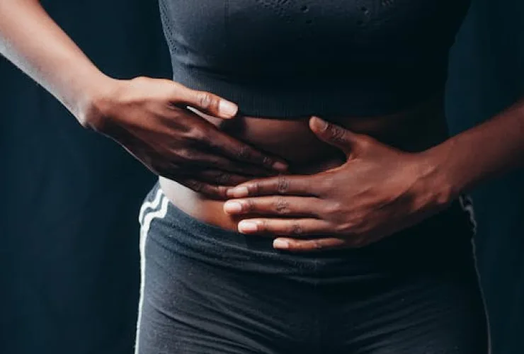 O que a menopausa tem a ver com gordura no fígado? Entenda essa relação