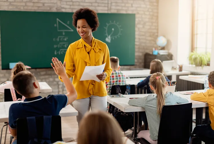 Startup especializada no bem-estar dos professores lança versão gratuita de sua solução para apoiar municípios paranaenses