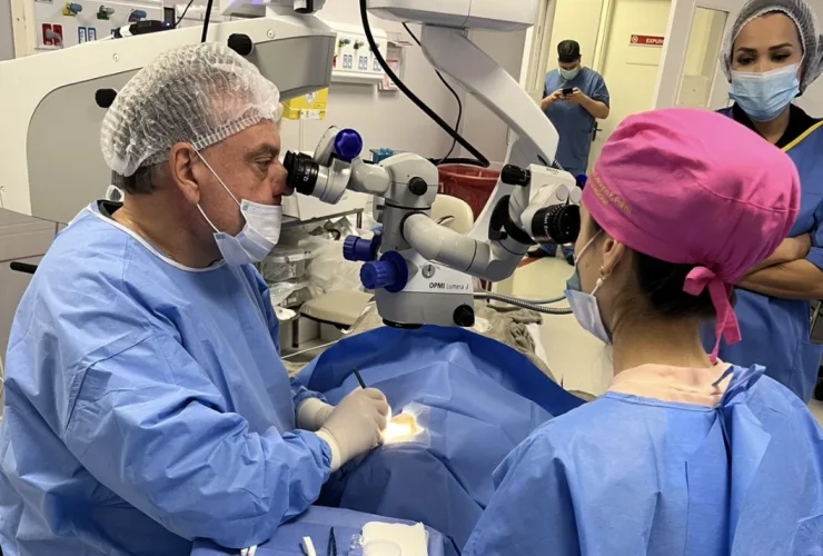 Cirurgia pioneira para pacientes com miopia severa está disponível em Curitiba (PR)
