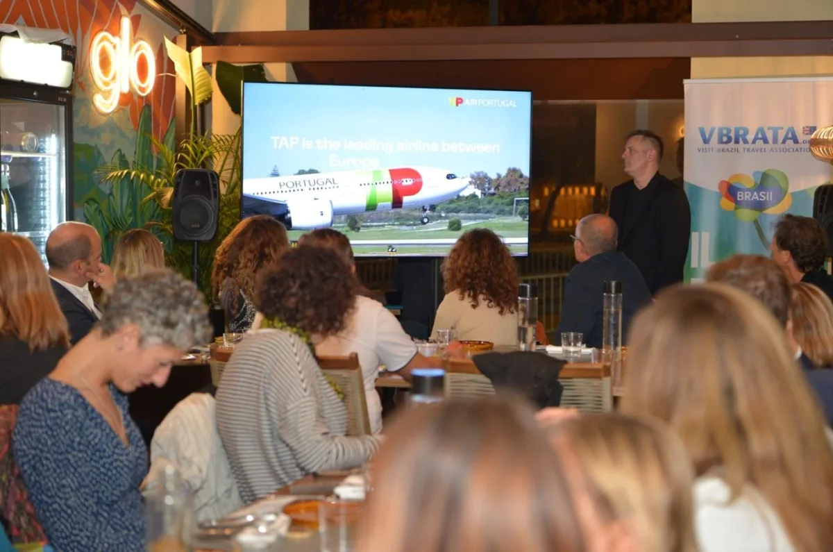Aeronave da TAP Air Portugal representa a parceria com o VBRATA Roadshow 2025 na promoção do turismo internacional