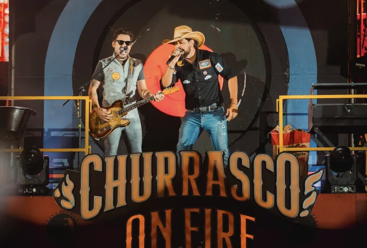 Fernando e Sorocaba se apresentam no evento Fábrica do Churrasco On Fire em Londrina