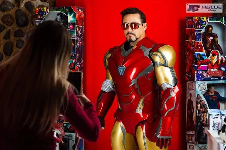 Anúncio do evento Multiverso Geek no Shopping Crystal com concurso de cosplay e shows