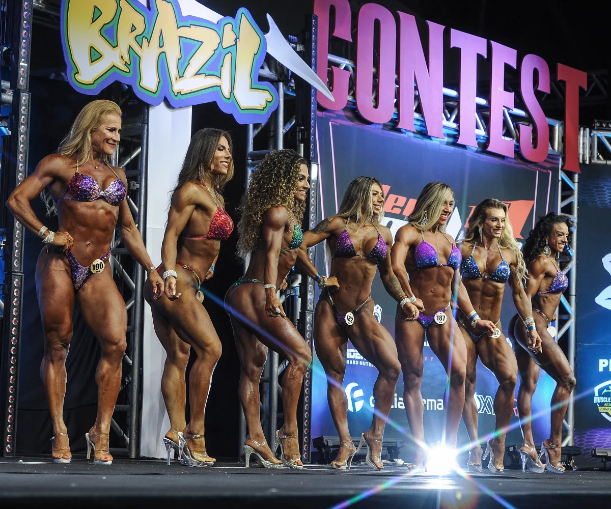 Treinões com atletas profissionais movimentam o estande de CrossFit na feira Musclecontest