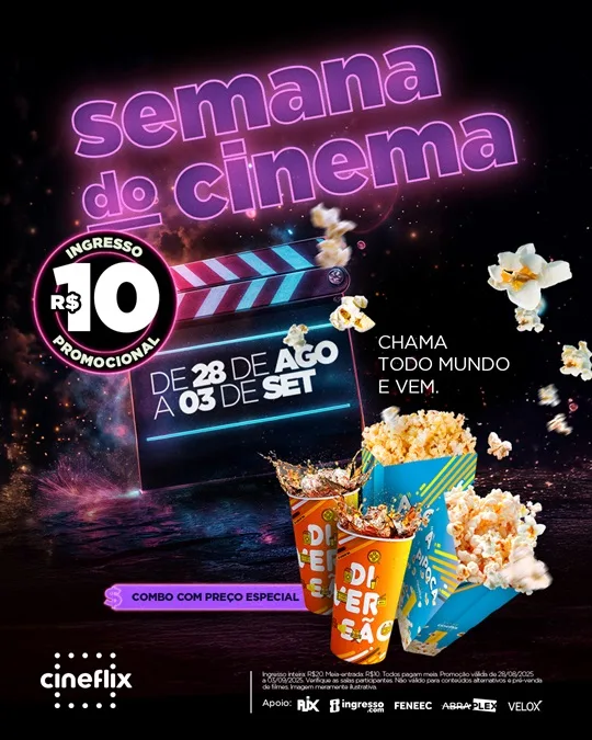 Sala de cinema vazia esperando público para sessão com ingresso promocional