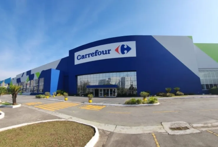 Imagem ilustrativa sobre vagas de emprego do Grupo Carrefour Brasil no Paraná, destacando oportunidades em Curitiba, Londrina e Pinhais, abertas para candidatos com diferentes níveis de escolaridade.