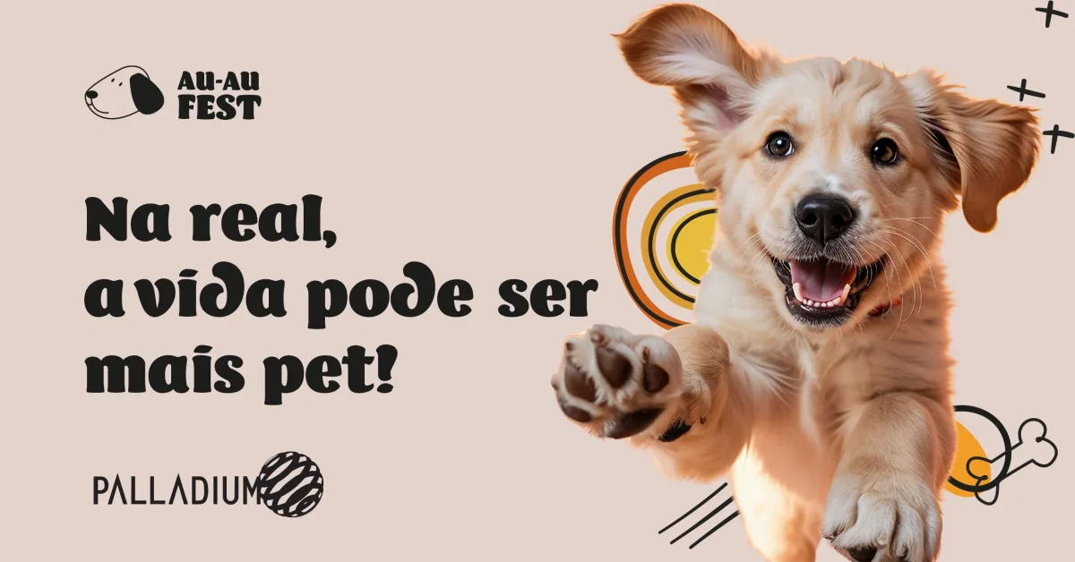 Cachorro sendo penteado em evento pet no shopping
