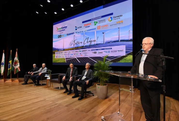 CURITIBA SEDIA CONFERÊNCIA INTERNACIONAL SOBRE ENERGIAS INTELIGENTES