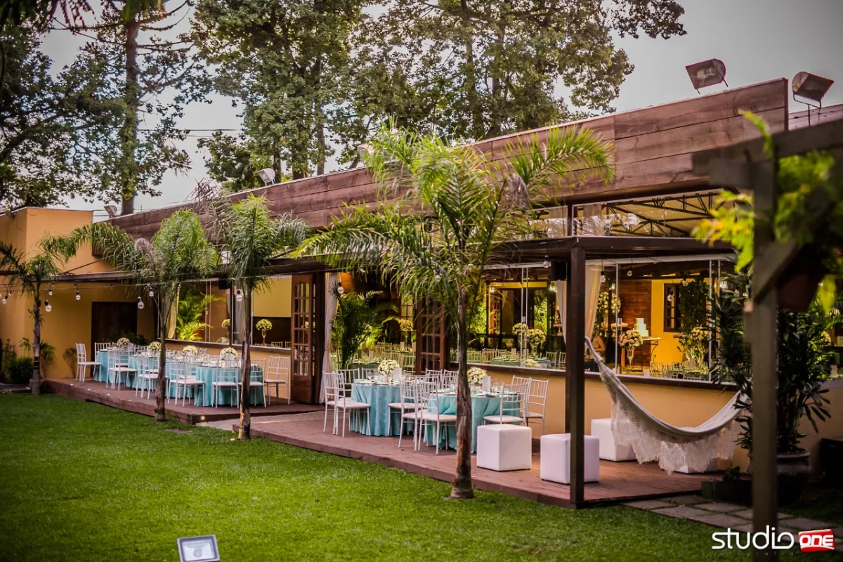 Restaurante Paineiras une gastronomia, natureza e tradição em espaço para eventos em Curitiba