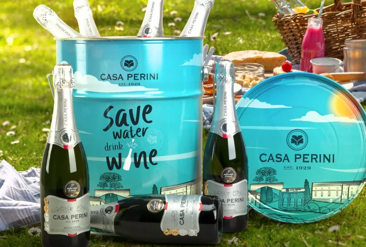 Casa Perini relança baldes com espumantes e artes exclusivas