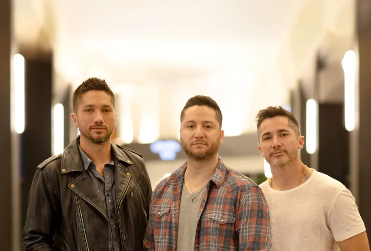 Banda Boyce Avenue durante apresentação ao vivo em Curitiba
