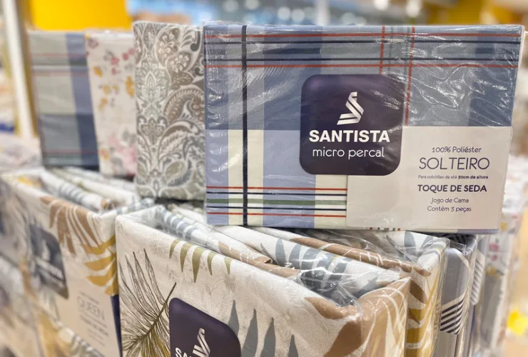 Jogo de cama Santista com estampa floral na Pernambucanas