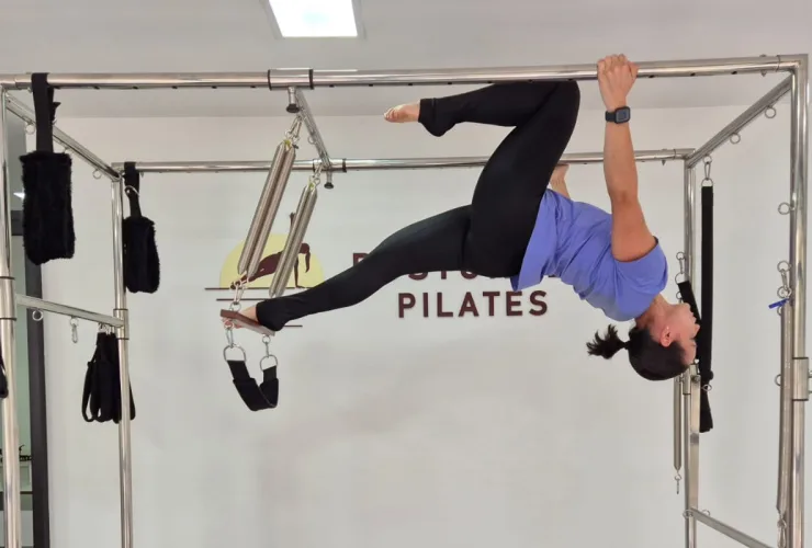 Sala equipada com reformer para prática de pilates