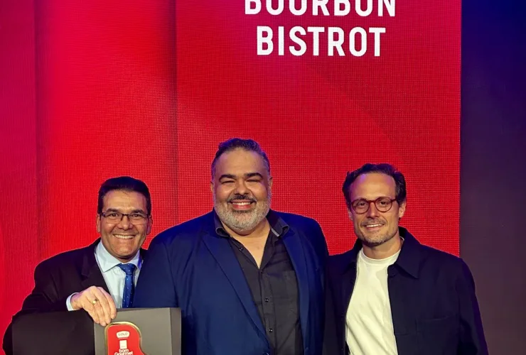 Equipe do Bourbon Bistrot recebendo o Prêmio Bom Gourmet